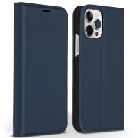 Accezz Étui de téléphone Slim Folio en cuir de qualité supérieure iPhone 12 (Pro) - Bleu foncé