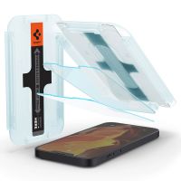Spigen Protection d'écran en verre trempé GLAStR Fit + Applicator iPhone 13 / 13 Pro