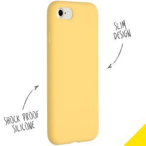 Accezz Coque Liquid Silicone iPhone SE (2022 / 2020) / 8 / 7 - Jaune