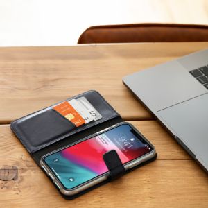 Selencia Étui de téléphone portefeuille en cuir véritable Huawei Y6 (2018)