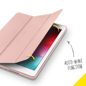 Accezz Coque tablette Smart Silicone iPad 6 (2018) 9.7 pouces / iPad 5 (2017) 9.7 pouces / Air 2 (2014) / Air 1 (2013) -  Rose Dorée