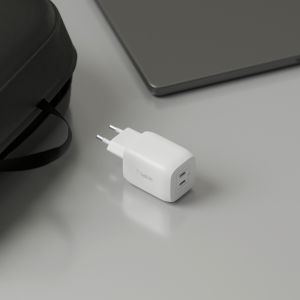 Belkin ﻿ Adaptateur Boost↑Charge™ GaN Pro 2 ports avec câble USB-C - USB-C - 65 W - Blanc