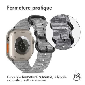 iMoshion Bracelet en nylon Apple Watch Series 1-9 / SE / Ultra (2) - 42/44/45/49 mm - Gris clair