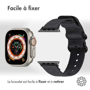 iMoshion Bracelet en nylon Apple Watch Series 1-9 / SE / Ultra (2) - 42/44/45/49 mm - Noir