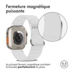 iMoshion Bracelet en cuir magnétique Apple Watch Series 1-9 / SE / Ultra (2) - 42/44/45/49 mm - Blanc