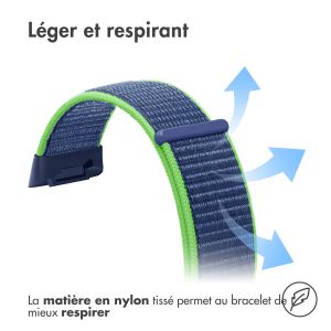 iMoshion Bracelet en nylon Fitbit Charge 5 / Charge 6 - Taille S - Bleu / Vert