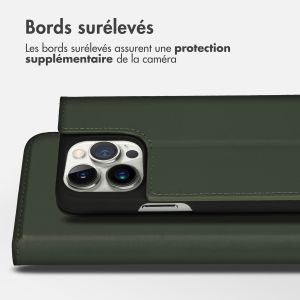 Accezz Étui de téléphone Slim Folio en cuir de qualité supérieure iPhone 14 Pro - Vert