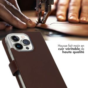 Selencia Étui de téléphone portefeuille en cuir véritable iPhone 14 Pro - Brun