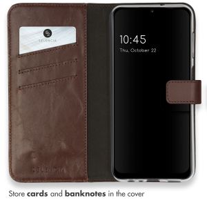 Selencia Étui de téléphone portefeuille en cuir véritable Samsung Galaxy A13 (4G) - Brun