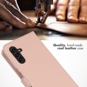 Selencia Étui de téléphone portefeuille en cuir véritable Samsung Galaxy A13 (5G) / A04s - Dusty Pink