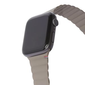 Decoded Silicone Magnetic Traction Strap Lite Apple Watch Series 1-9 / SE / Ultra (2) - 42/44/45/49 mm - Dark Taupe