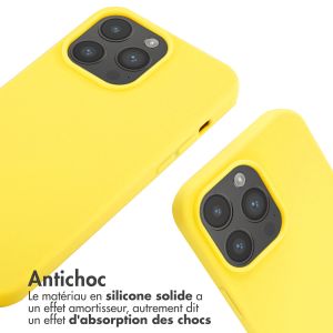 iMoshion ﻿Coque en silicone avec cordon iPhone 14 Pro Max - Jaune