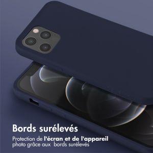 Selencia Coque silicone avec cordon amovible iPhone 12 (Pro) - Bleu foncé