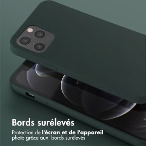 Selencia Coque silicone avec cordon amovible iPhone 12 (Pro) - Vert foncé