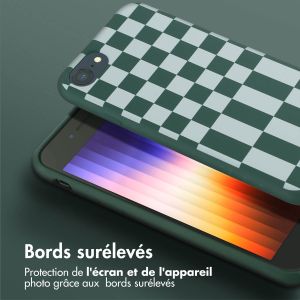 Selencia ﻿Coque design en silicone avec cordon amovible iPhone SE (2022 / 2020) / 8 / 7 - Irregular Check Green