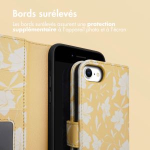 iMoshion ﻿Étui de téléphone portefeuille Design iPhone SE (2022 / 2020) / 8 / 7 / 6(s) - Yellow Flowers