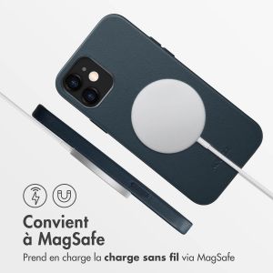 Accezz Coque arrière en cuir avec MagSafe iPhone 12 (Pro) - Nightfall Blue