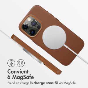 Accezz Coque arrière en cuir avec MagSafe iPhone 15 Pro - Sienna Brown