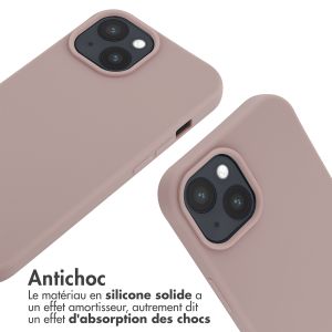 iMoshion ﻿Coque en silicone avec cordon iPhone 15 - Sand Pink
