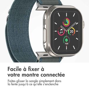 iMoshion Bracelet en nylon Alpine Apple Watch Series 1-9 / SE / Ultra (2) - 42/44/45/49 mm - Bleu