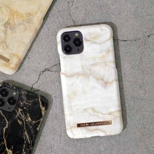 iDeal of Sweden Coque Fashion iPhone 13 - Golden Pearl Marble