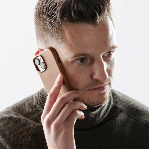 Accezz Coque arrière en cuir avec MagSafe iPhone 15 Pro Max - Sienna Brown
