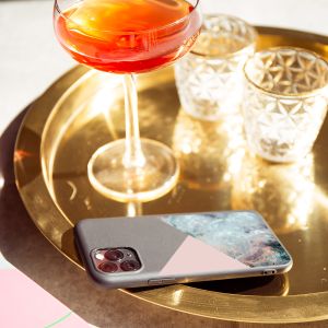 iMoshion Coque Design iPhone 13 - Marble - Rose / Noir