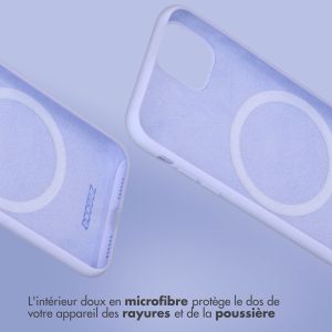 Accezz Coque Liquid Silicone avec MagSafe iPhone 15 - Violet