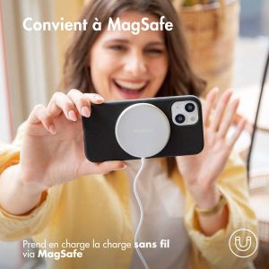 Accezz Coque Liquid Silicone avec MagSafe iPhone 13 - Noir