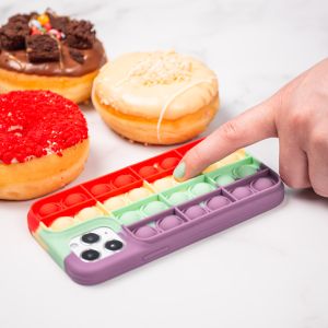 iMoshion ﻿Pop It Fidget Toy - Coque Pop It Galaxy A02s - Rainbow