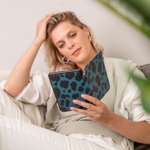 iMoshion Design Slim Hard Sleepcover Amazon Kindle (2022) 11th gen - Green Leopard