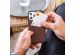Accezz ﻿Coque en cuir de qualité supérieure avec fentes pour cartes iPhone 13 Pro - Brun