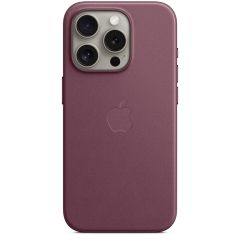 Apple ﻿Coque FineWoven MagSafe iPhone 15 Pro - Mulberry