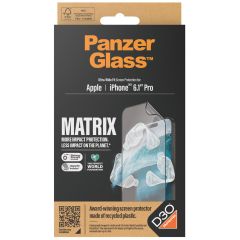 PanzerGlass ﻿Protection d'écran Matrix Recycled Ultra-Wide Fit Anti-bactérienne avec applicateur iPhone 15 Pro