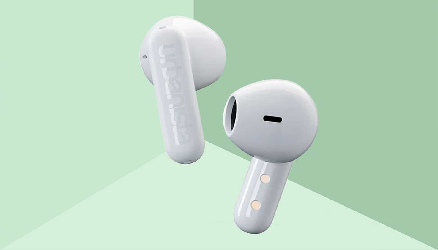 Fond vert avec un design mettant en avant des &eacute;couteurs intra-auriculaires &agrave; r&eacute;duction de bruit.