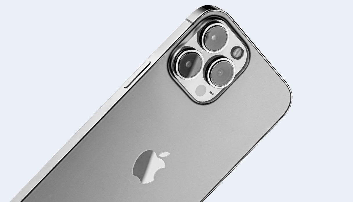 L'appareil iPhone est positionné en diagonale, avec un accent particulier sur l'appareil photo.