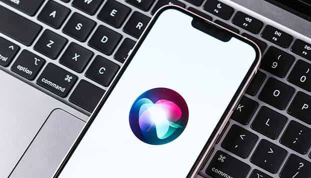 iPhone 16 avec iOS 18, la mise à jour rend Siri encore plus serviable et capable.